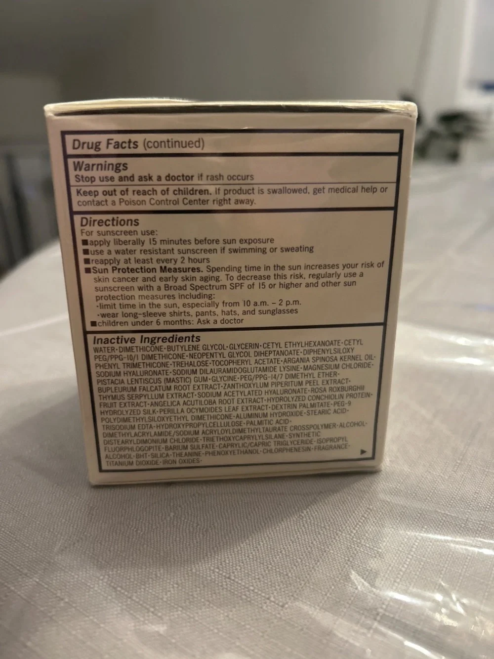 Cle de peau the foundation O100